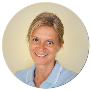 Sümegi Emőke - Dentálhigiénikus, szájsebészeti asszisztens fogászati szakasszisztens Sümegi Emőke - Dentálhigiénikus, szájsebészeti asszisztens fogászati szakasszisztens